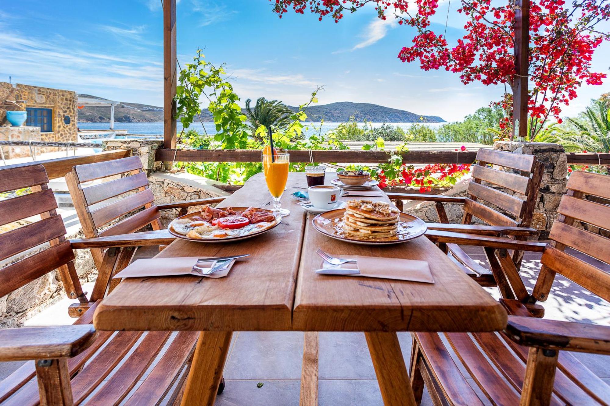 Vassilia On The Beach Serifos Hotel Livadakia Exterior photo