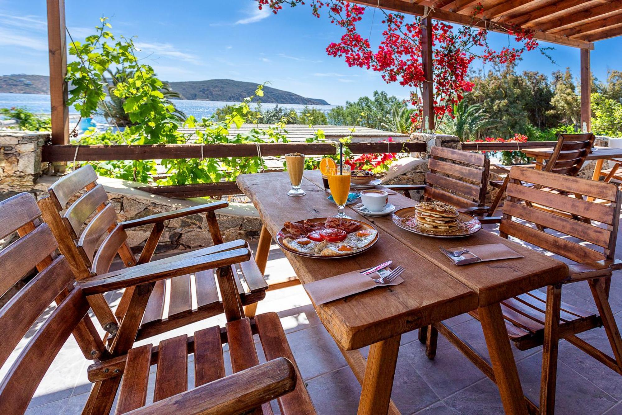 Vassilia On The Beach Serifos Hotel Livadakia Exterior photo