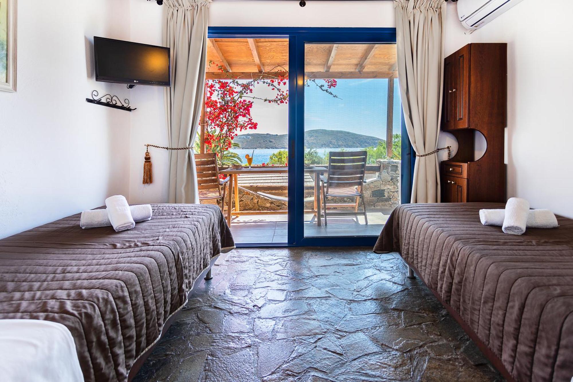 Vassilia On The Beach Serifos Hotel Livadakia Exterior photo